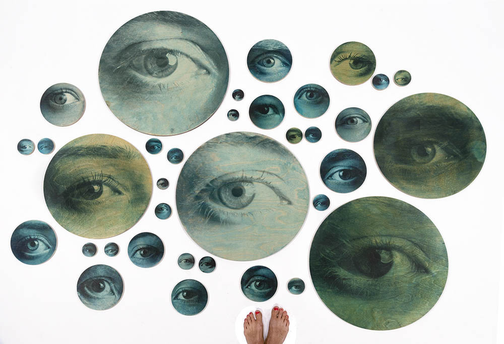 fotografická emulzia tónovaná indigom na kruhových preglejkách 5-55cm